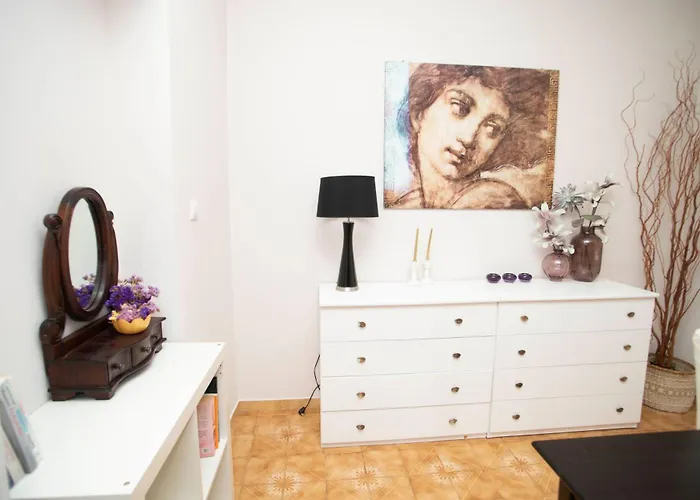 Electra\'S 2-Bedroom Apt-Convenient Location Patra