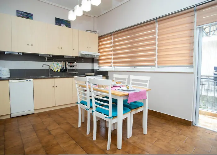 Electra\'S 2-Bedroom Apt-Convenient Location Patra