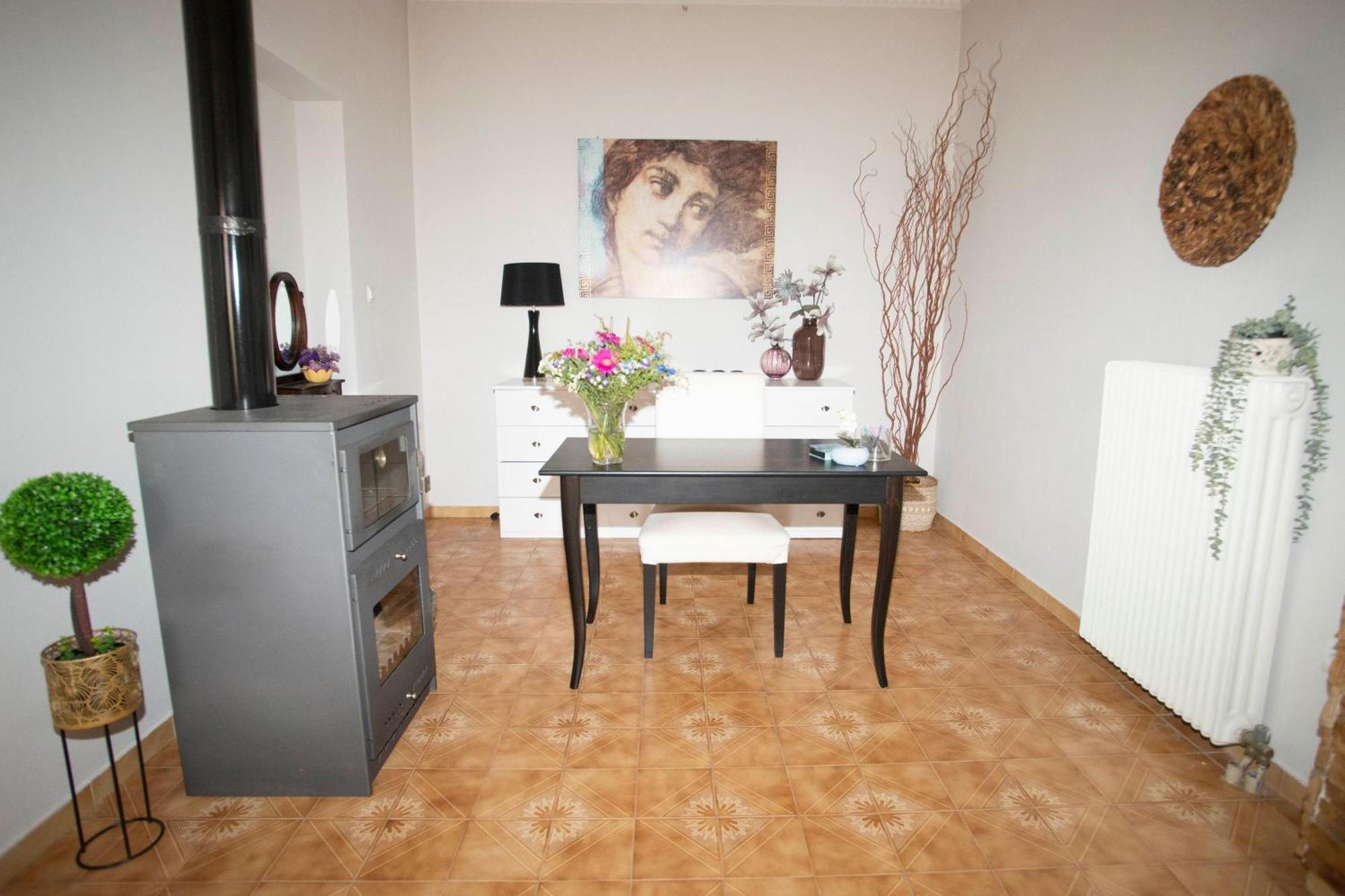 Electra's 2-bedroom Apt-convenient Location Patras